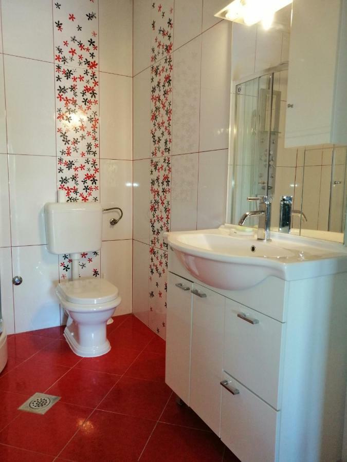 Apartman Rosanda Posedarje Esterno foto